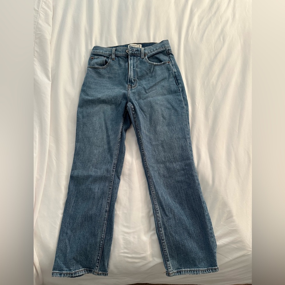 Abercrombie Curve Love Ultra High Rise Ankle Straight Jean (26 Short)